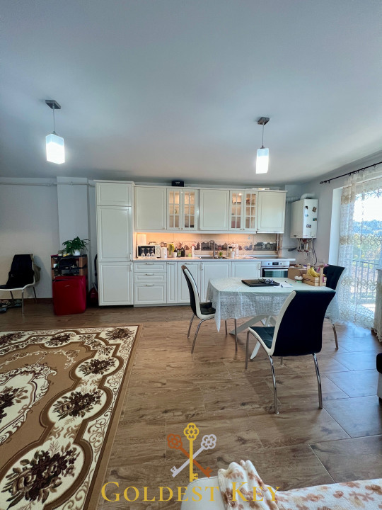 Din 15 noiembrie - apartament cu 2 camere, balcon și garaj