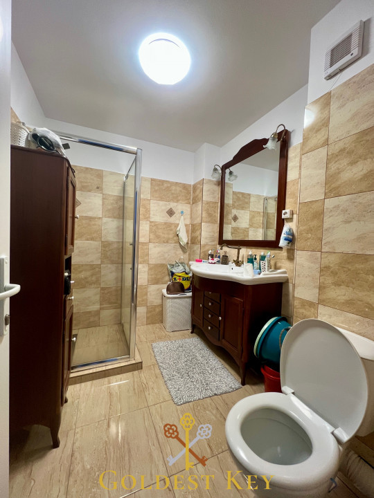 Din 15 noiembrie - apartament cu 2 camere, balcon și garaj