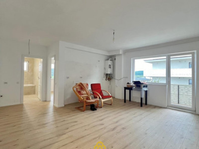 Apartament spațios cu 2 camere, terasă, etaj intermediar și parcare