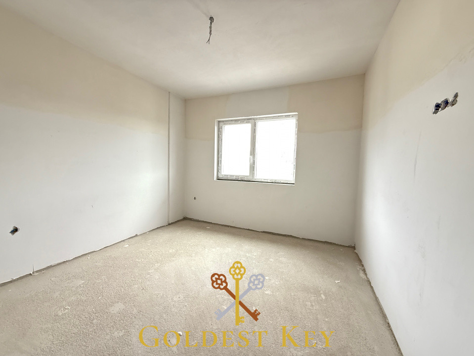 Apartament cu 2 camere și balcon generos. Etaj intermediar 