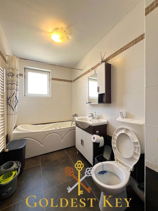 Apartament cu 2 camere semidecomandate în Florești, Eroilor