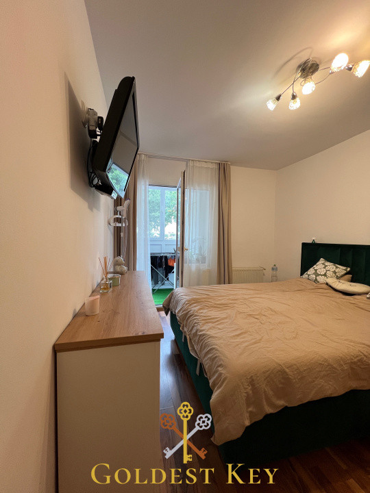 Apartament DECOMANDAT cu 2 camere, balcon și parcare exterioară 