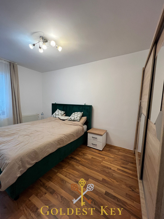 Apartament DECOMANDAT cu 2 camere, balcon și parcare exterioară 