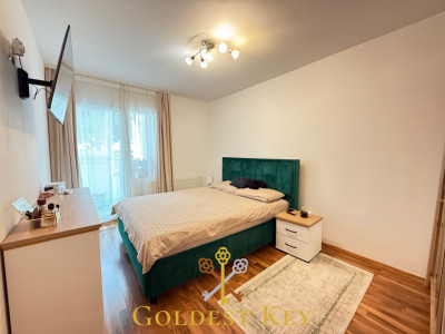 Apartament DECOMANDAT cu 2 camere, balcon și parcare exterioară 