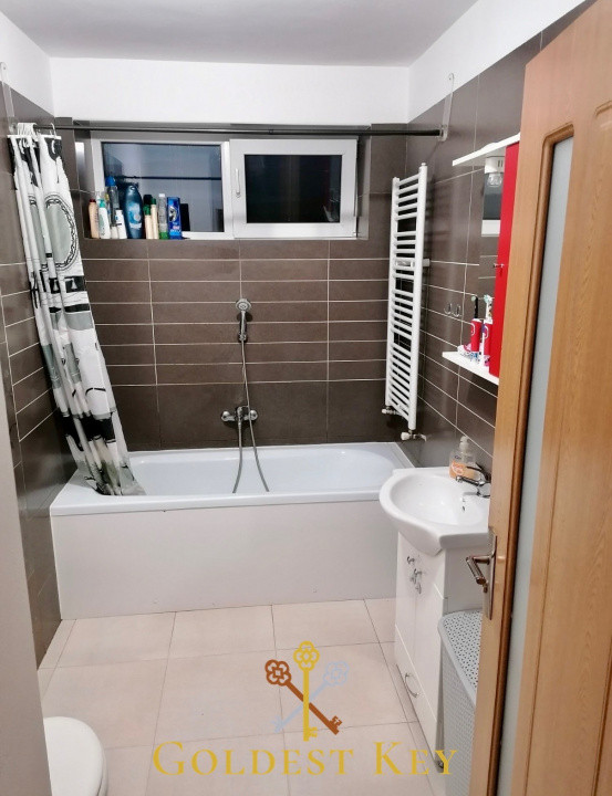 Apartament cu 3 camere si 2 balcoane - Baciu Petrom