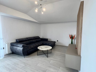 Apartament FINISAT cu 3 camere și parțial mobilat plus balcon