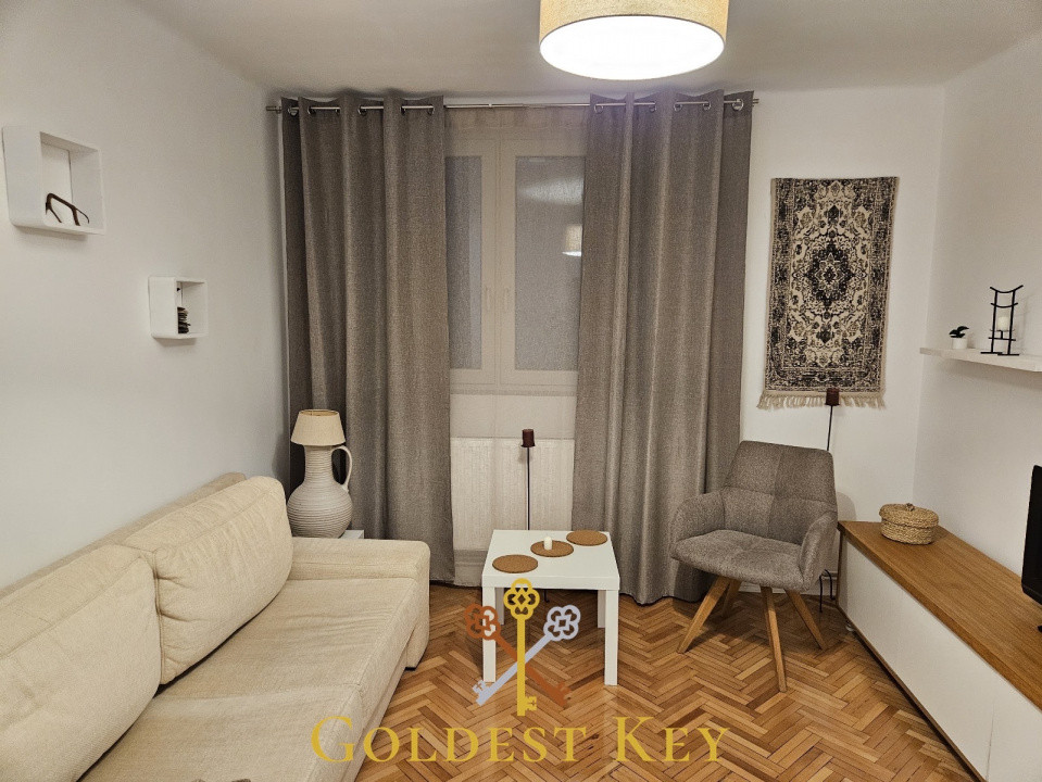 Apartament NOU renovat cu 2 camere și balcon. Central Horea