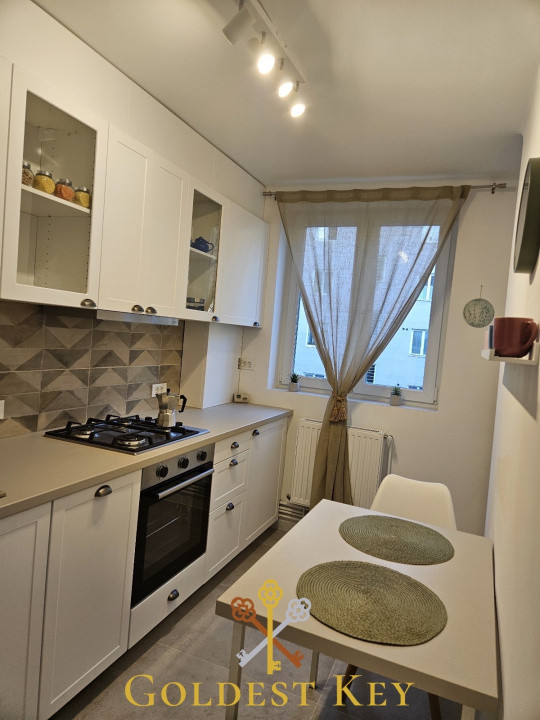 Apartament NOU renovat cu 2 camere și balcon. Central Horea