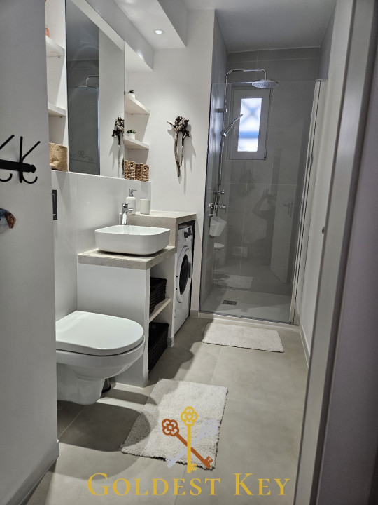 Apartament NOU renovat cu 2 camere și balcon. Central Horea