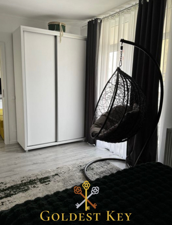 Apartament DECOMANDAT cu 2 camere, balcon și parcare subterană 