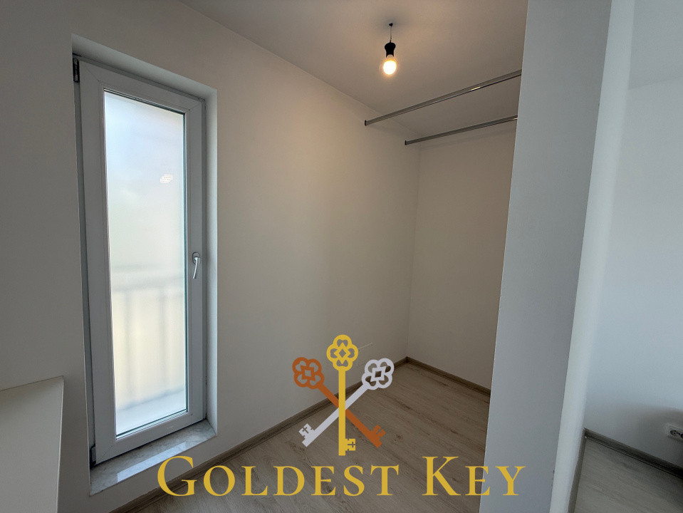 Parte de duplex cu 5 camere 2 băi, garaj, curte generoasă Cat-friendly