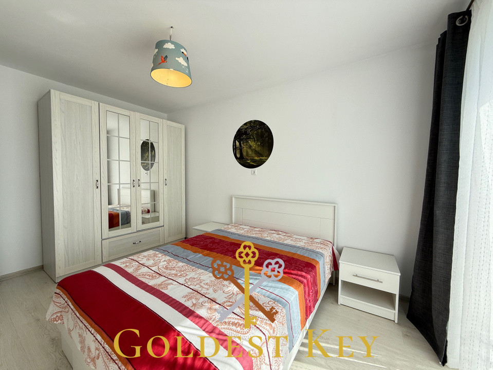 Parte de duplex cu 5 camere 2 băi, garaj, curte generoasă Cat-friendly