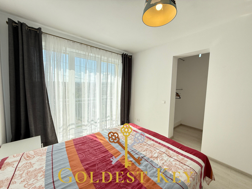 Parte de duplex cu 5 camere 2 băi, garaj, curte generoasă Cat-friendly