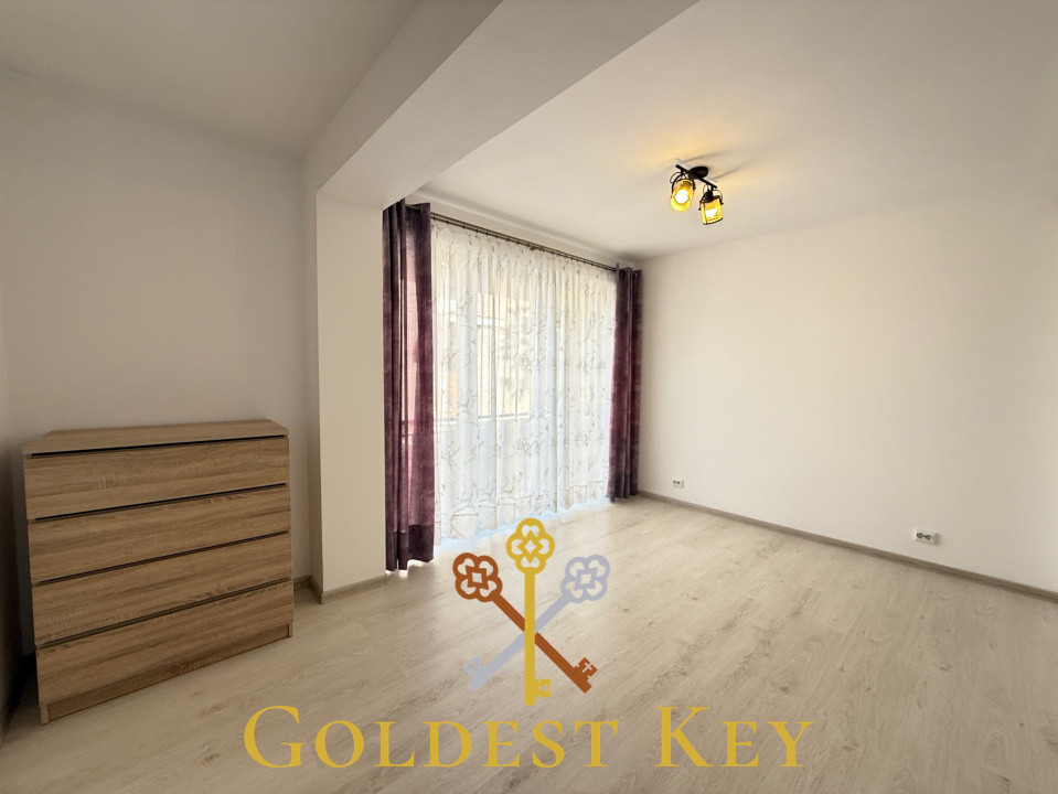 Parte de duplex cu 5 camere 2 băi, garaj, curte generoasă Cat-friendly