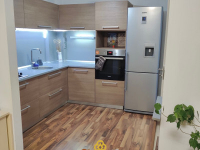 Apartament cu 2 camere, balcon și parcare exterioară! Baciu - Petrom