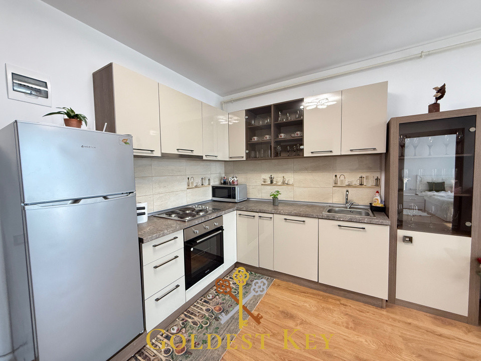 Apartament generos cu 2 camere, balcon și parcare exterioară 