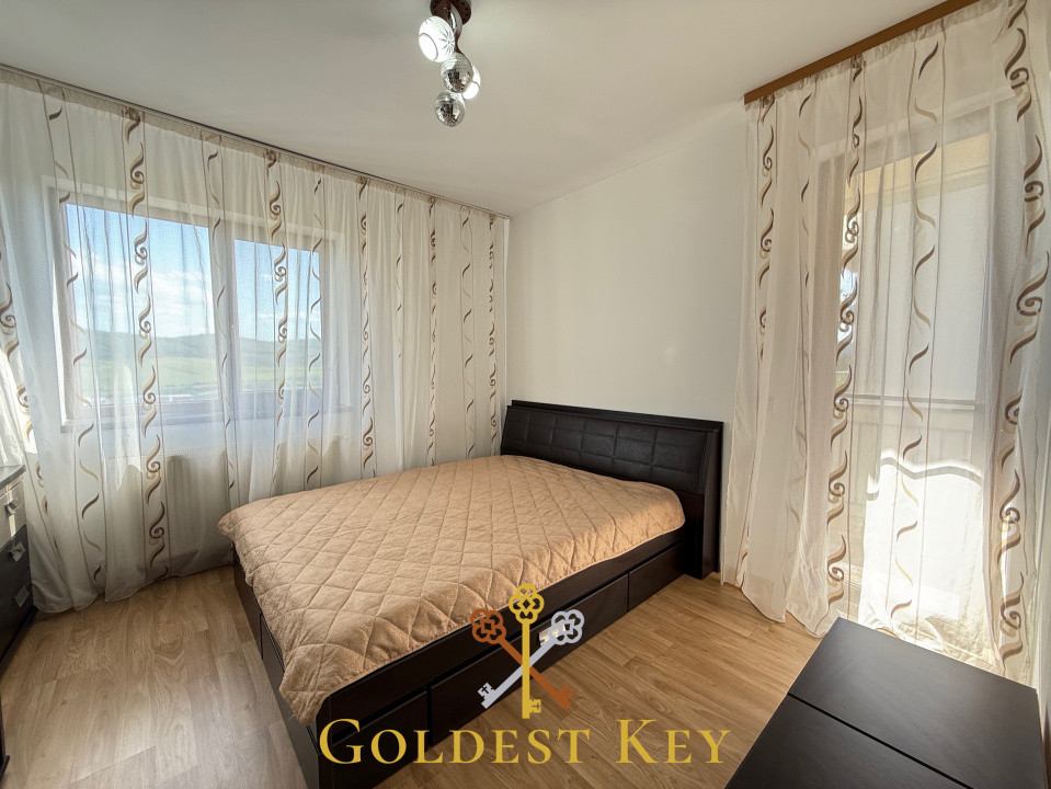 Apartament cu 2 camere decomandate, balcon, debara și parcare