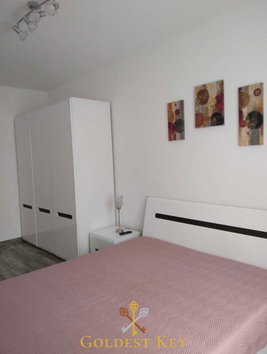 Apartament cu 2 camere decomandate zona Vivo