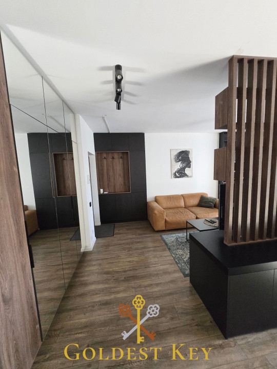 Apartament cu 2 camere semidecomandat, balcon şi parcare zona Vivo