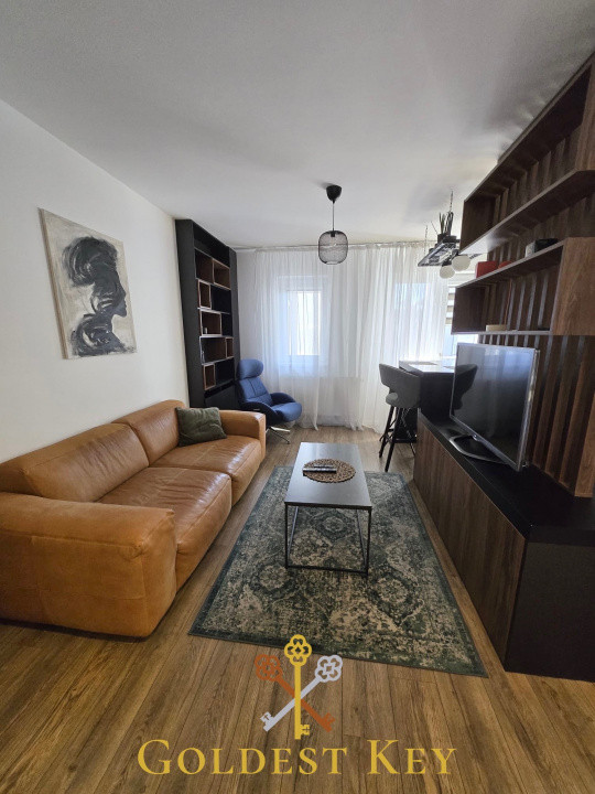 Apartament cu 2 camere semidecomandat, balcon şi parcare zona Vivo