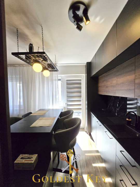 Apartament cu 2 camere semidecomandat, balcon şi parcare zona Vivo
