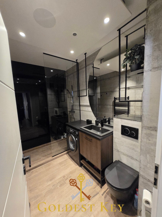 Apartament cu 2 camere semidecomandat, balcon şi parcare zona Vivo
