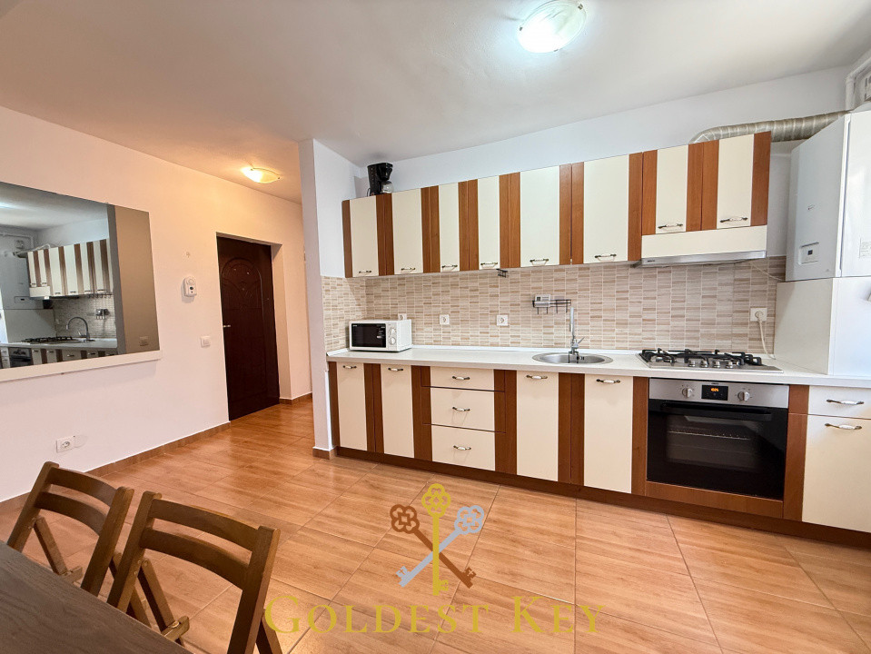 Apartament cu 2 camere decomandate plus terasa 15 mp. Etaj intermediar