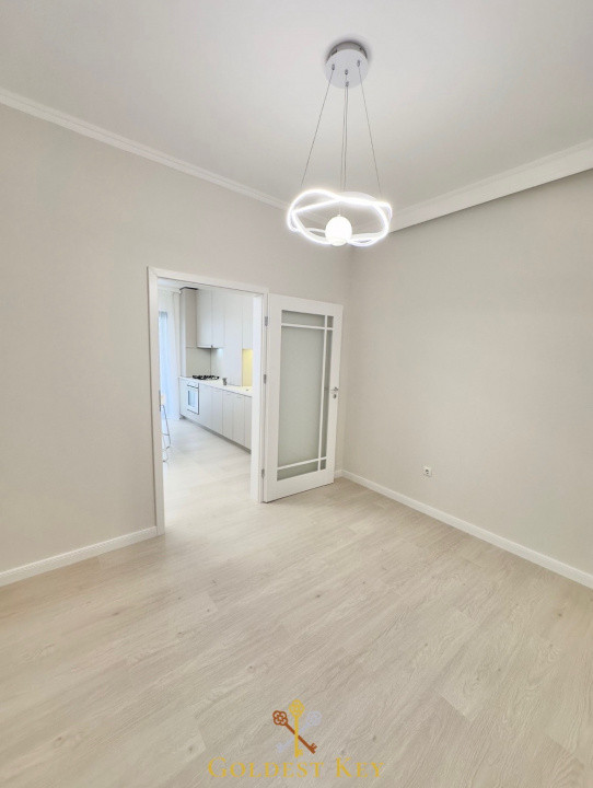 Apartament modern cu 3 camere semidecomandat Florești, Eroilor