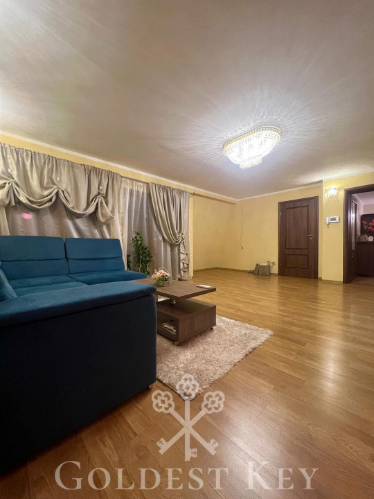 Apartament cu 3 camere decomandate balcoane și parcare 