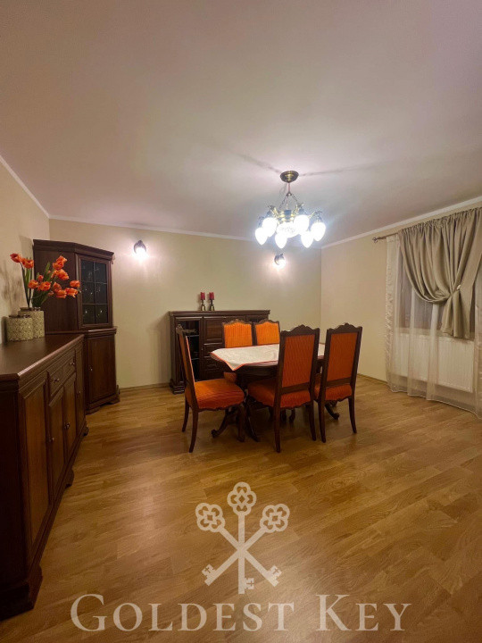 Apartament cu 3 camere decomandate balcoane și parcare 