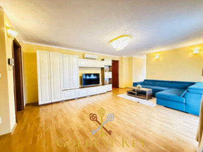 Apartament cu 3 camere decomandate balcoane și parcare 