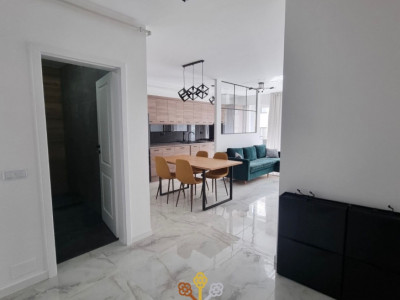 Apartament cu 2 camere semidecomandat cu balcon zona Vivo