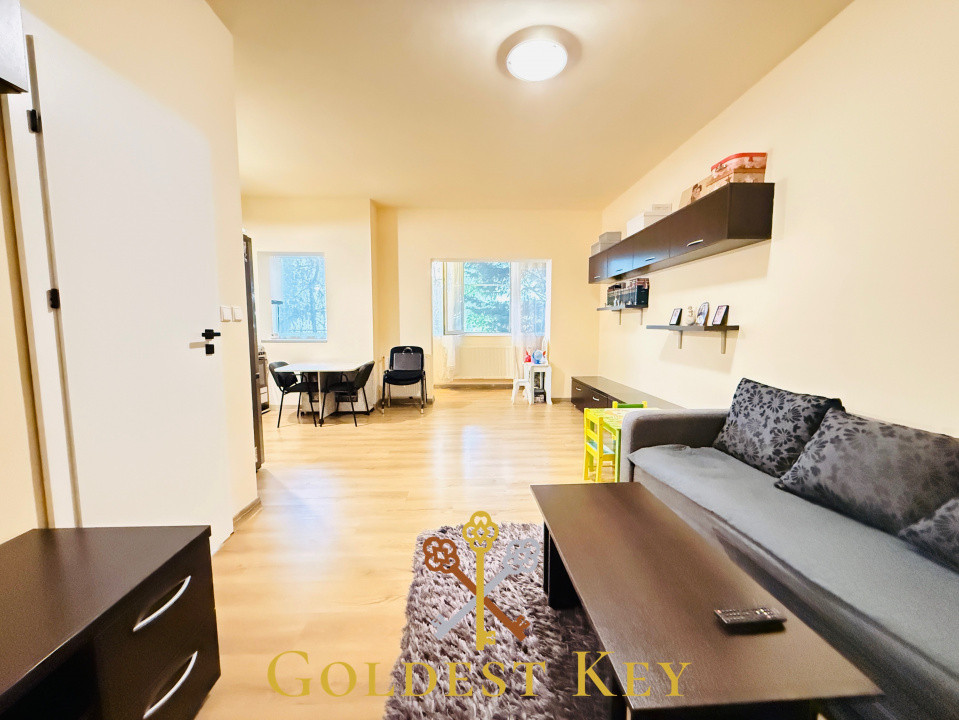Apartament cu 2 camere, orientat Sudic Partial renovat