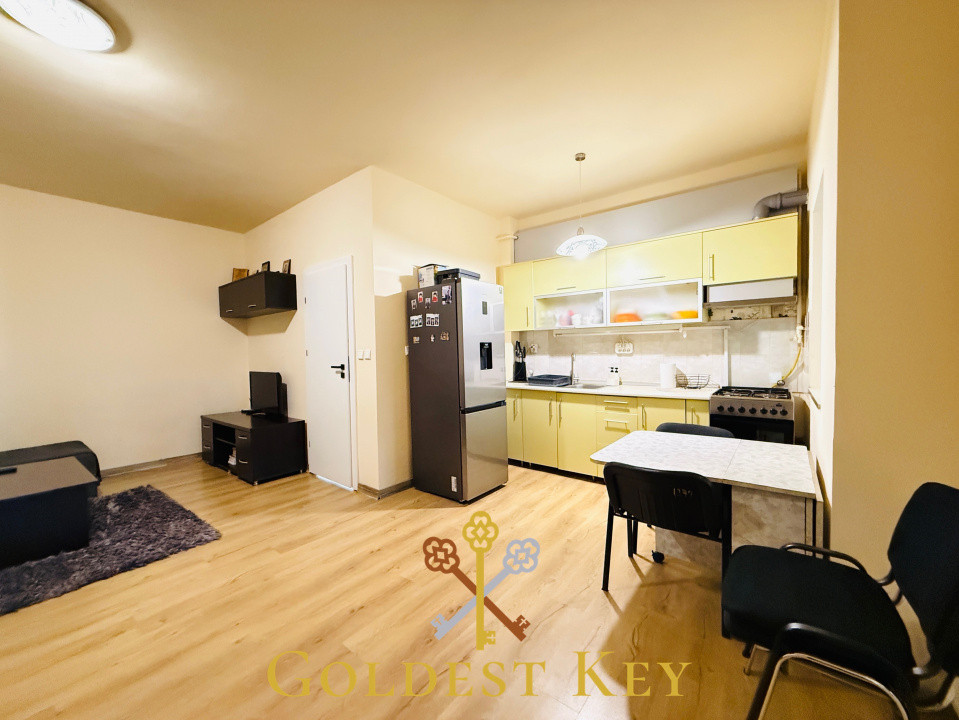 Apartament cu 2 camere, orientat Sudic Partial renovat