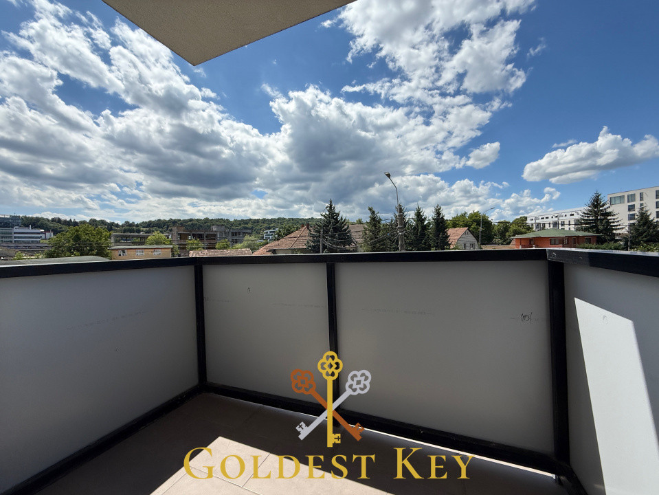 REZERVAT Prima închiriere - Apartament cu 2 camere, balcon și parcare 