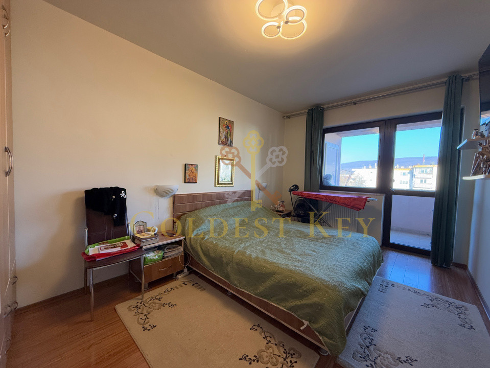 Apartament cu 2 camere DECOMANDATE, balcon și parcare subterană 