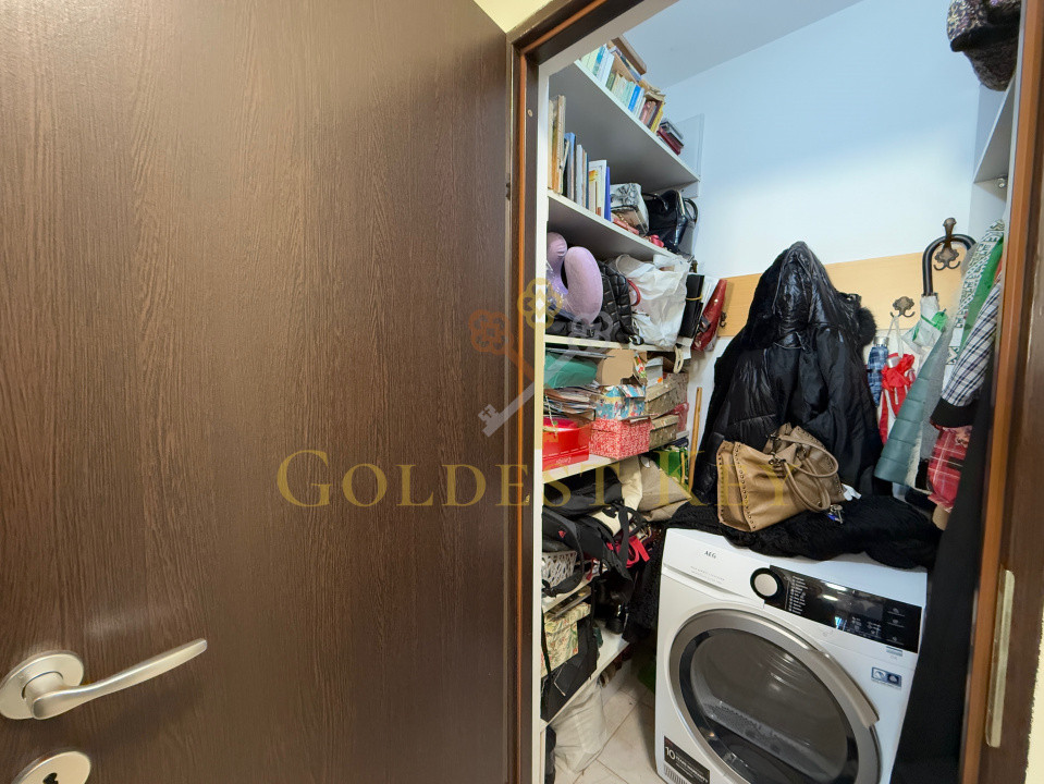 Apartament cu 2 camere DECOMANDATE, balcon și parcare subterană 