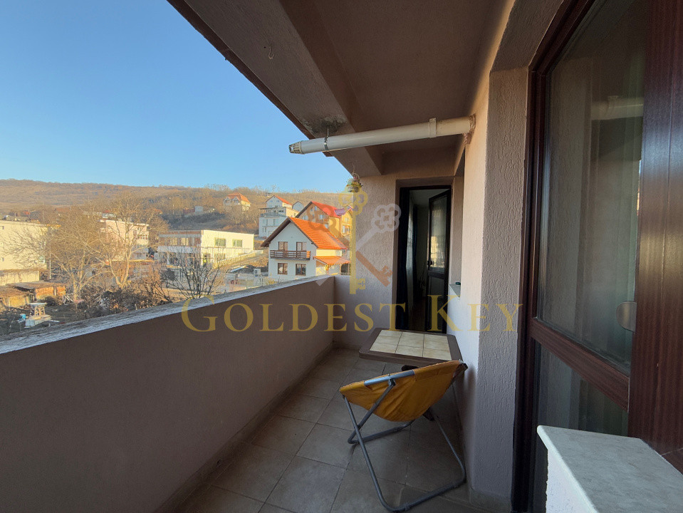 Apartament cu 2 camere DECOMANDATE, balcon și parcare subterană 
