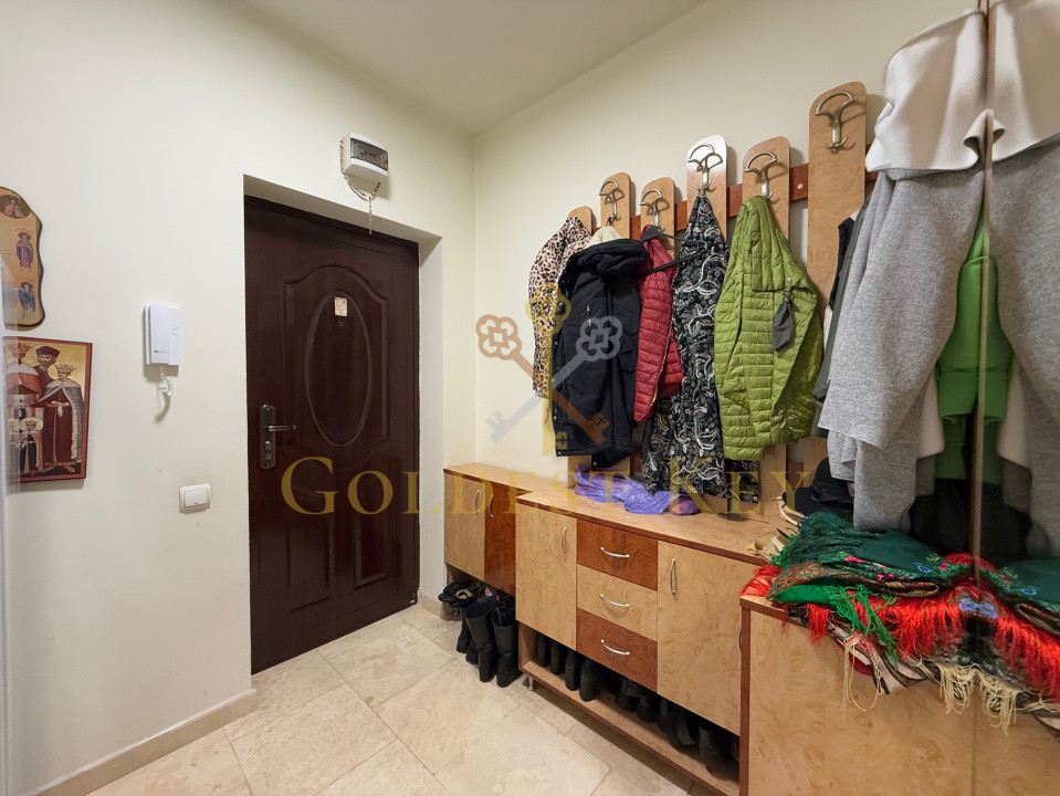 Apartament cu 2 camere DECOMANDATE, balcon și parcare subterană 