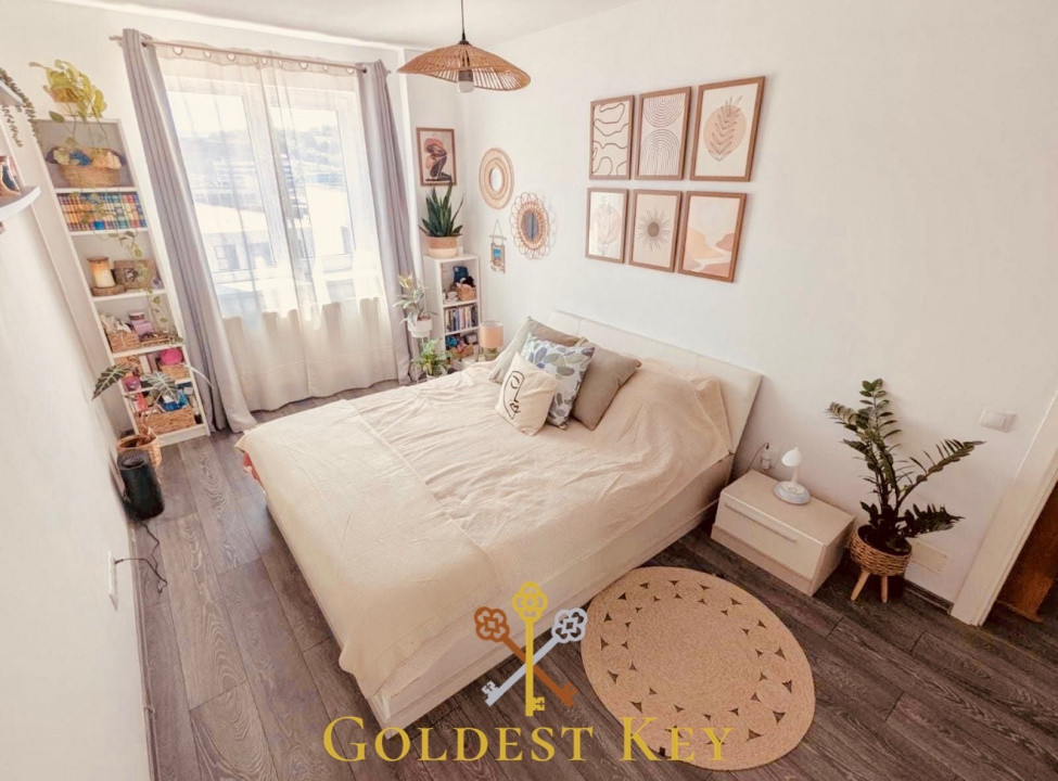 Apartament spațios cu 2 camere decomandate și balcon 