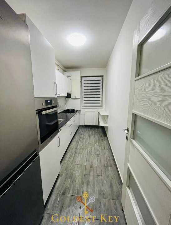 Apartament spațios cu 2 camere decomandate și balcon 