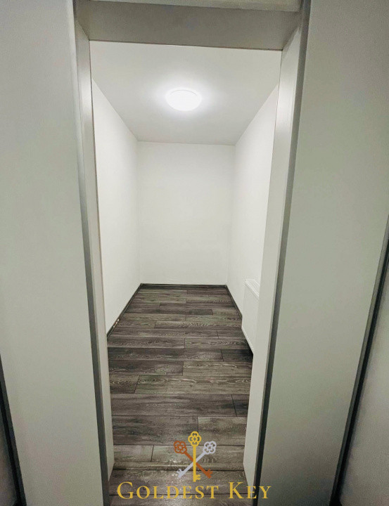 Apartament spațios cu 2 camere decomandate și balcon 