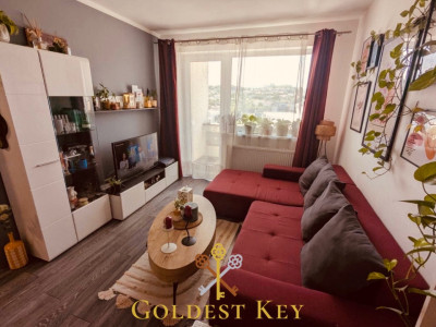 Apartament spațios cu 2 camere decomandate și balcon 