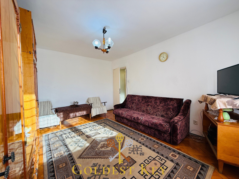 Apartament cu 2 camere semidecomandate plus garaj individual 