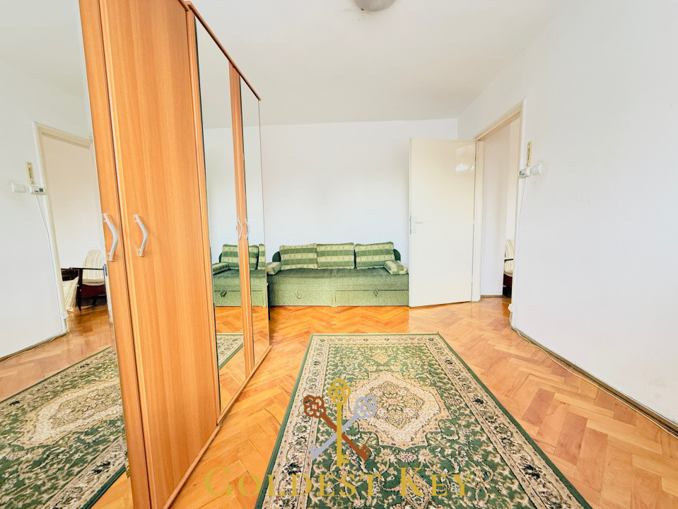 Apartament cu 2 camere semidecomandate plus garaj individual 