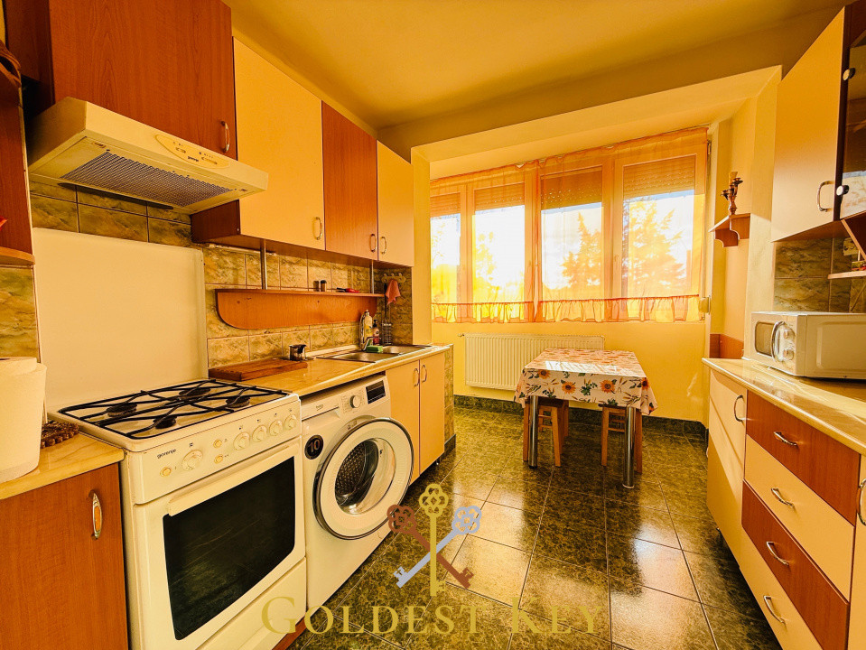 Apartament cu 2 camere semidecomandate plus garaj individual 