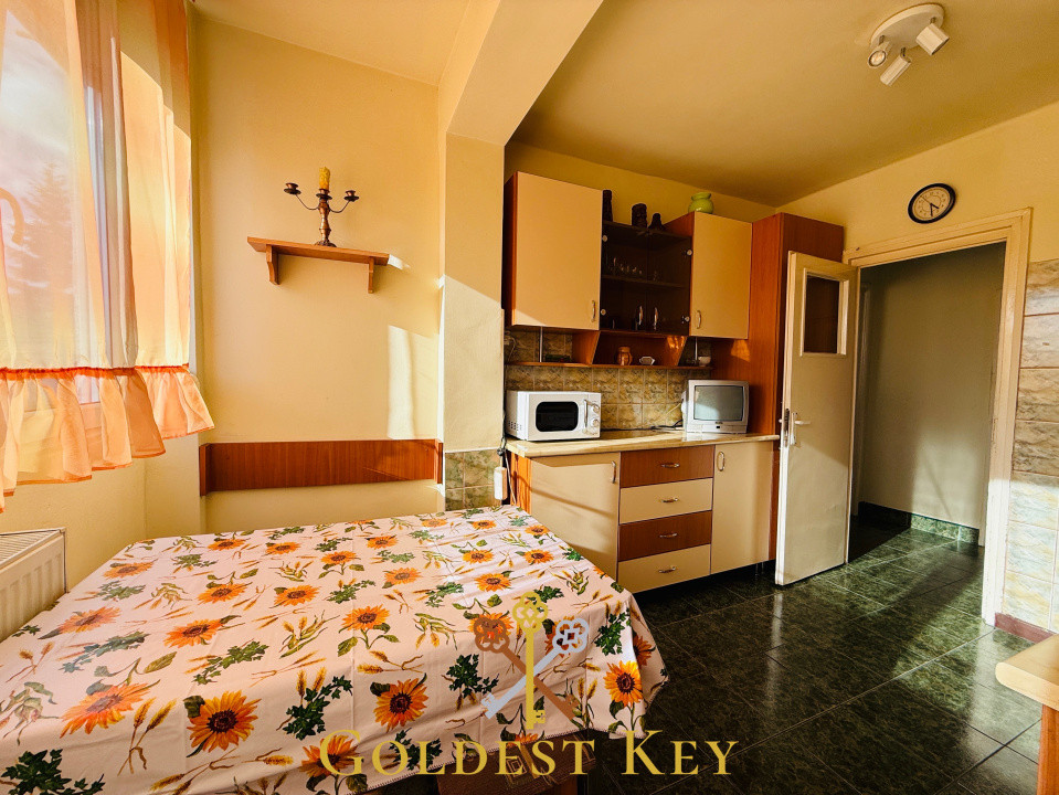 Apartament cu 2 camere semidecomandate plus garaj individual 