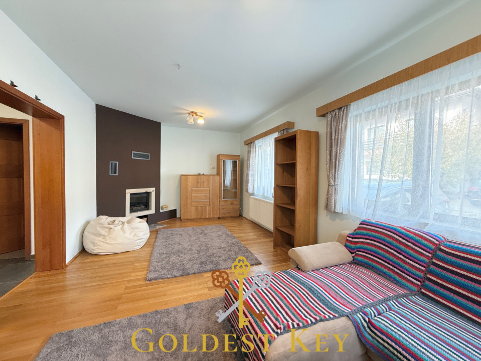 Duplex cu 4 camere, 2 băi, locuri de parcare și panouri fotovoltaice