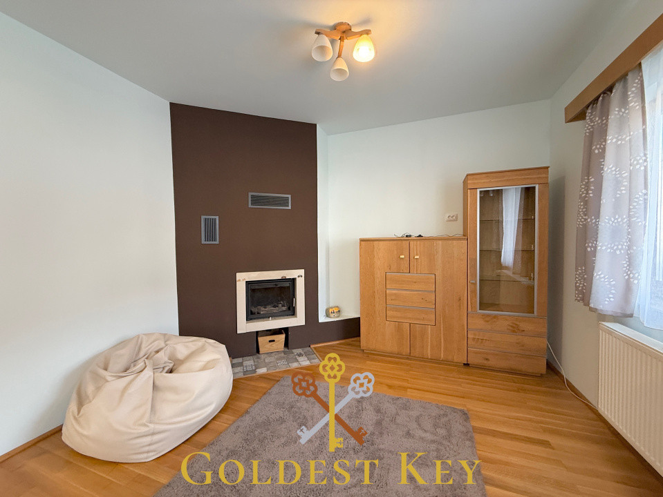 Duplex cu 4 camere, 2 băi, locuri de parcare și panouri fotovoltaice