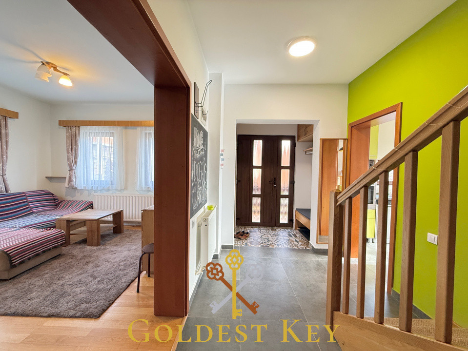 Duplex cu 4 camere, 2 băi, locuri de parcare și panouri fotovoltaice